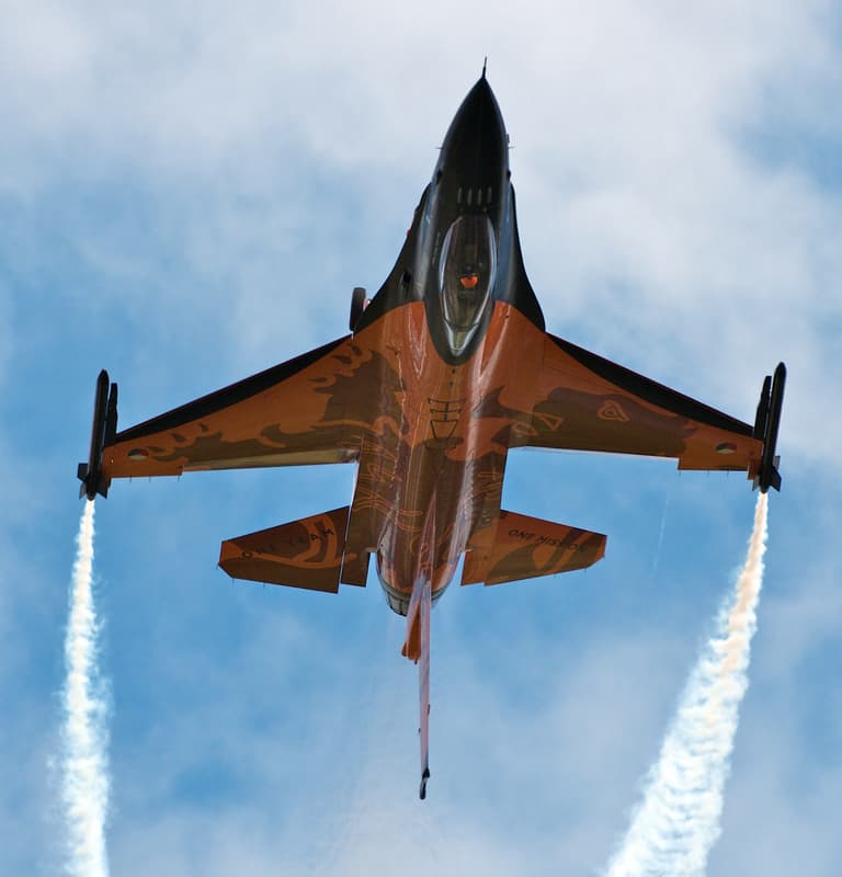 F-16